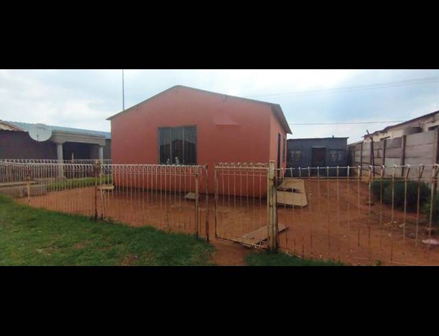2 BEDROOM HOUSE FOR SALE IN DAVEYTON CENTRAL